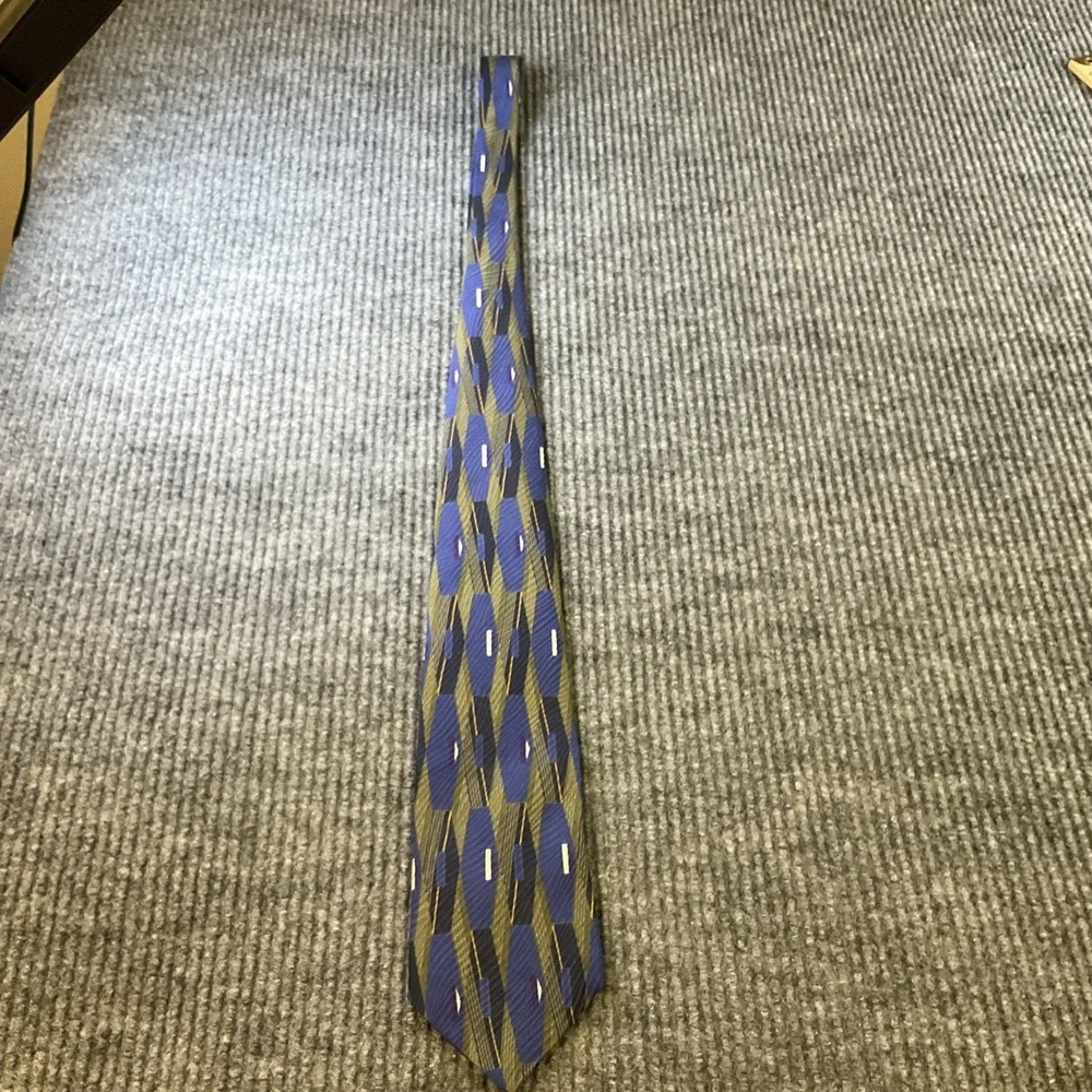 Bugatti‎ 100% Silk Made in USA Tie Geometric Blue And Green 3.5